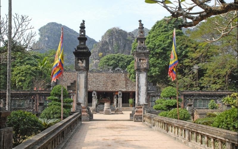 Capture the authentic charm of Ninh Binh’s history